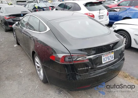 2018 Tesla Model S 100D/75D/P100D z USA, uszkodzony, nr VIN 5YJSA1E28JF266701